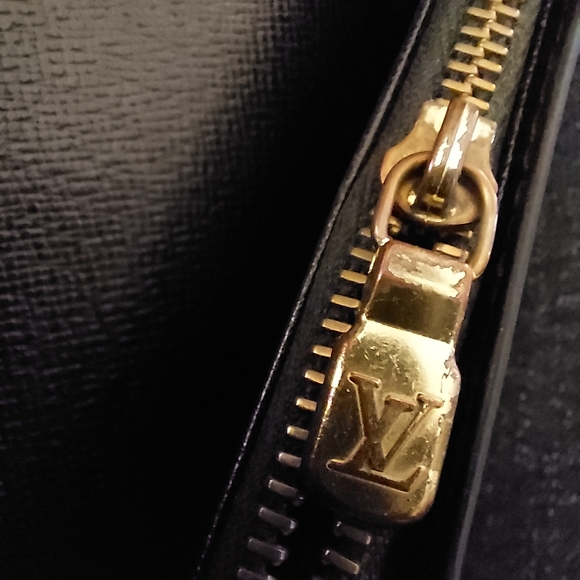 Louis Vuitton Black Epi Leather Wallet Very Good Preloved Condition - Picture 7 of 11